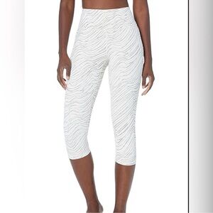 Core 10 Athletic Capri Leggings